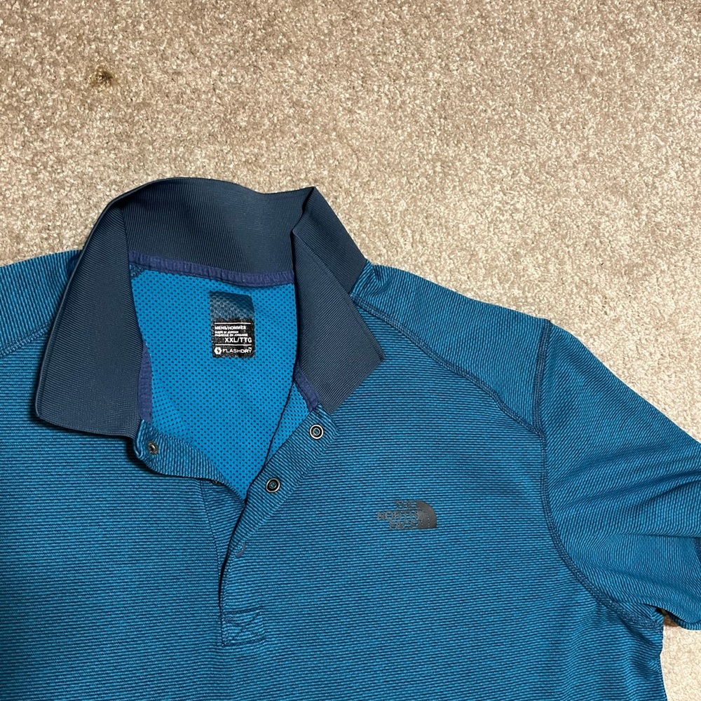Mens North Face Polo.  XXL Flash Dry. 2 tone blue.